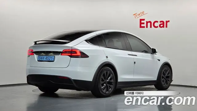 Tesla Model X — Фото автомобиля 2