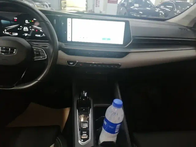 Geely Binrui — Фото автомобиля 8