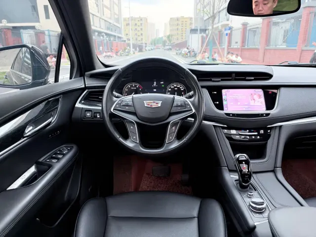 Cadillac XT5 — Фото автомобиля 9