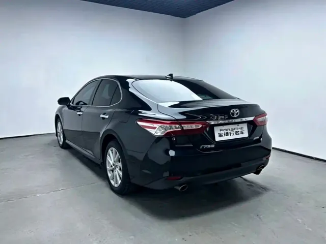Toyota Camry — Фото автомобиля 4