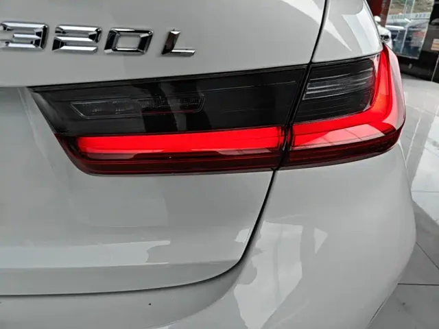 BMW 3 Series — Фото автомобиля 7