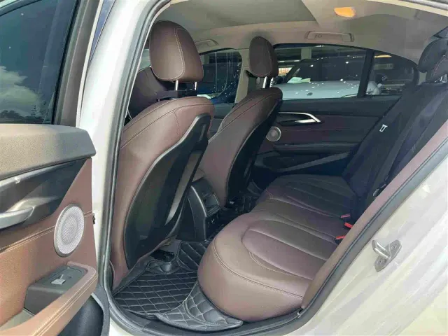 BMW 1 Series — Фото автомобиля 8