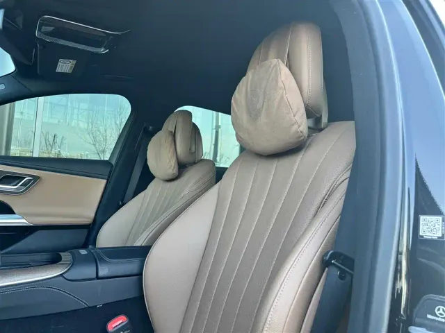 Mercedes-Benz E-Class — Фото автомобиля 8
