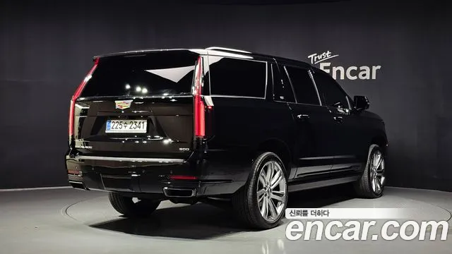 Cadillac Escalade — Фото автомобиля 2