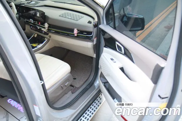 Kia Carnival Generation 4 — Фото автомобиля 17