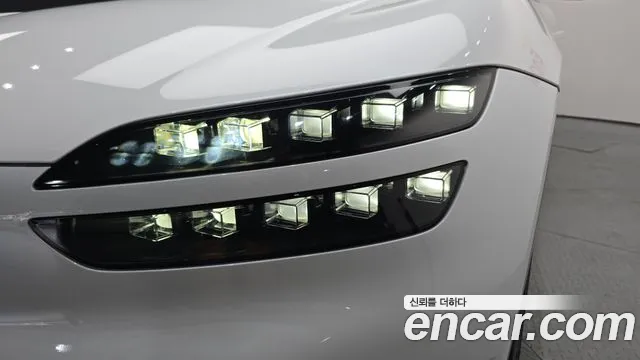 Genesis GV60 — Фото автомобиля 22