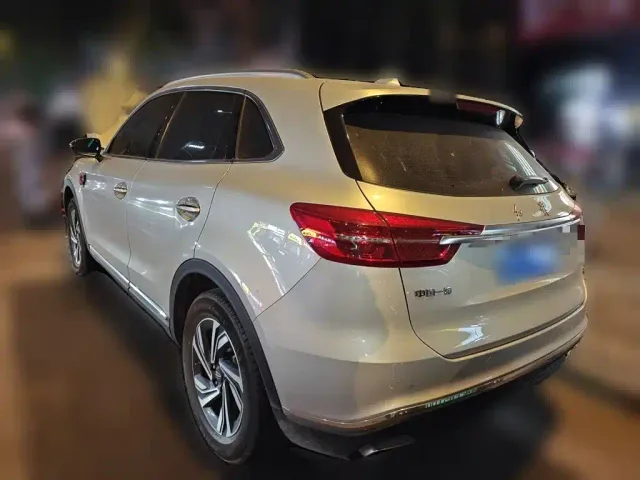 Hongqi HS5 — Фото автомобиля 4
