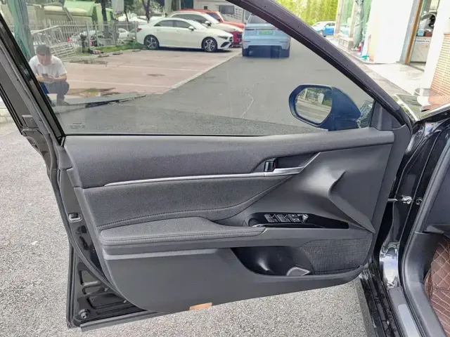 Toyota Camry — Фото автомобиля 6