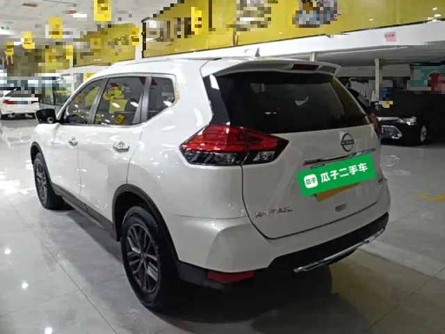 Nissan X-Trail — Фото автомобиля 4