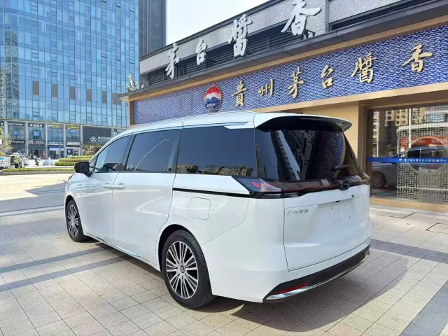 GAC Trumpchi E8 — Фото автомобиля 10