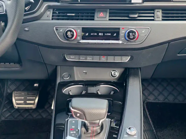 Audi A4L — Фото автомобиля 9