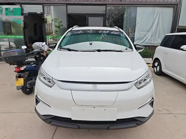 BYD Yuan Pro — Фото автомобиля 2