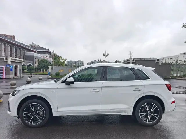 Audi Q5L — Фото автомобиля 3