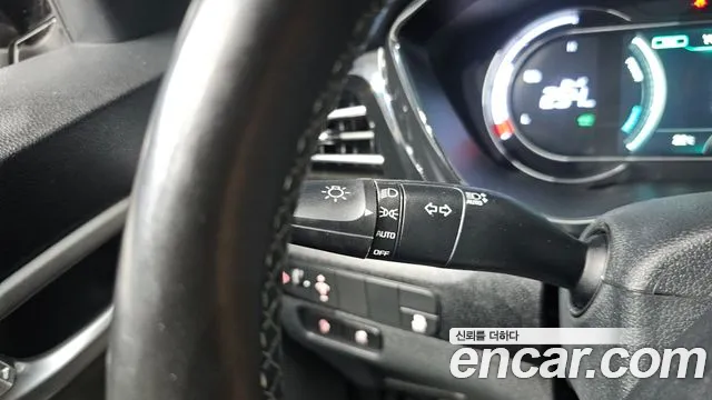 Kia Niro — Фото автомобиля 28