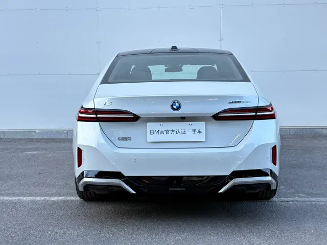 BMW i5 — Фото автомобиля 15