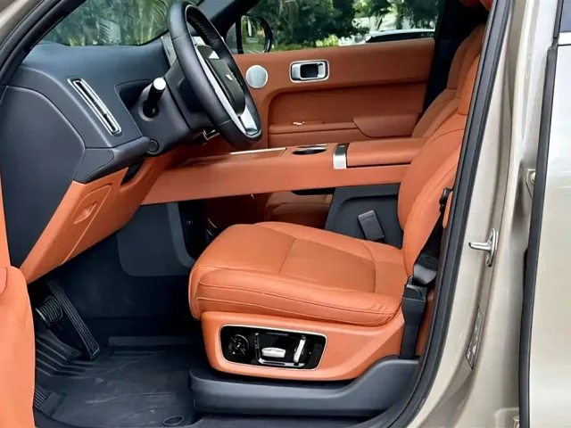 Li Auto L9 — Фото автомобиля 13
