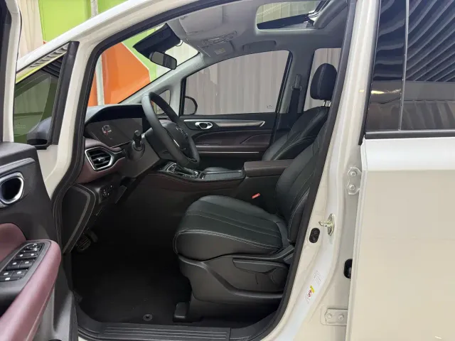 GAC Trumpchi M6 — Фото автомобиля 7
