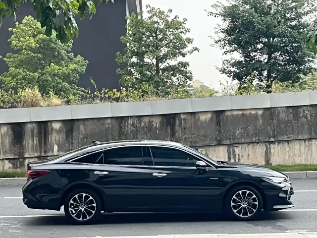 Toyota Avalon — Фото автомобиля 7