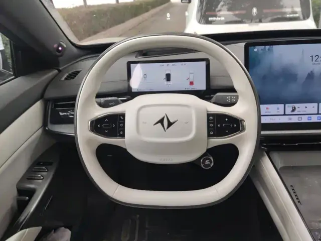 Dongfeng eπ 007 — Фото автомобиля 15