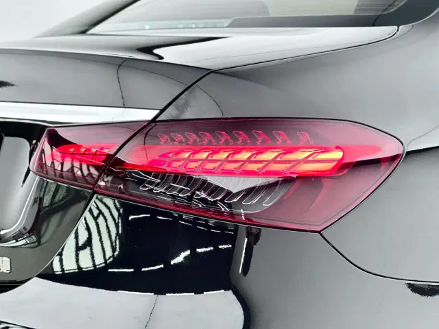 Mercedes-Benz E-Class — Фото автомобиля 17