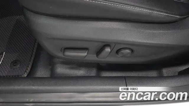 Kia Niro — Фото автомобиля 30
