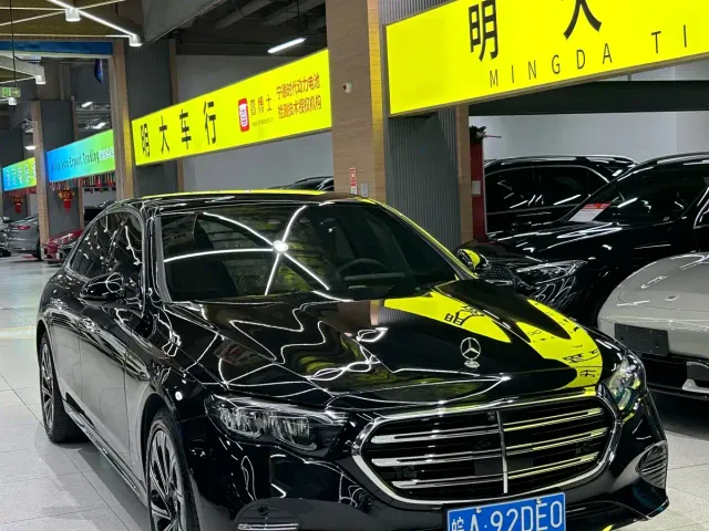 Mercedes-Benz E-Class — Фото автомобиля 2