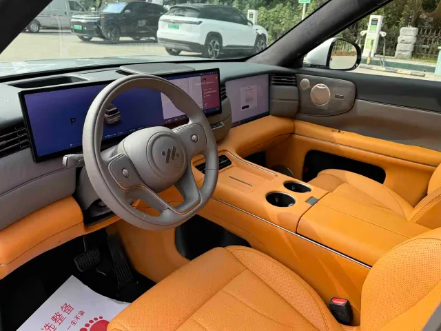 IM Motors LS8 — Фото автомобиля 10