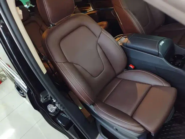 Mercedes-Benz V-Class — Фото автомобиля 24