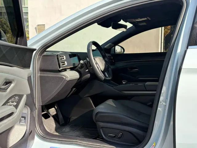 BYD Qin L — Фото автомобиля 7