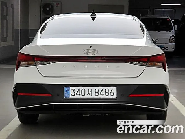 Hyundai Avante — Фото автомобиля 3