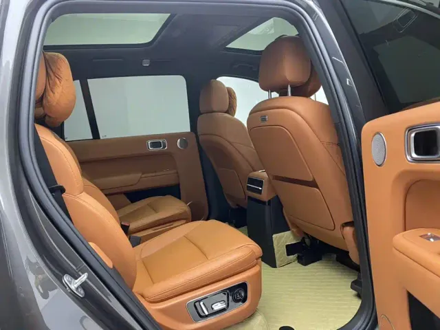 Li Auto L9 — Фото автомобиля 25
