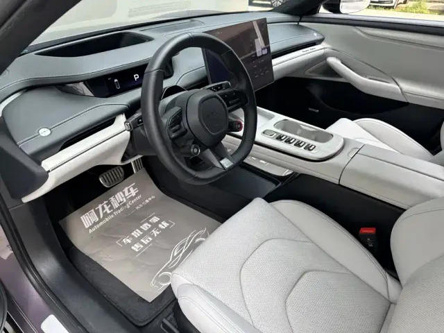 Xiaomi SU7 — Фото автомобиля 8