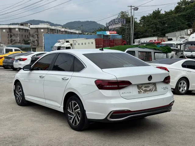 Volkswagen Lavida — Фото автомобиля 14