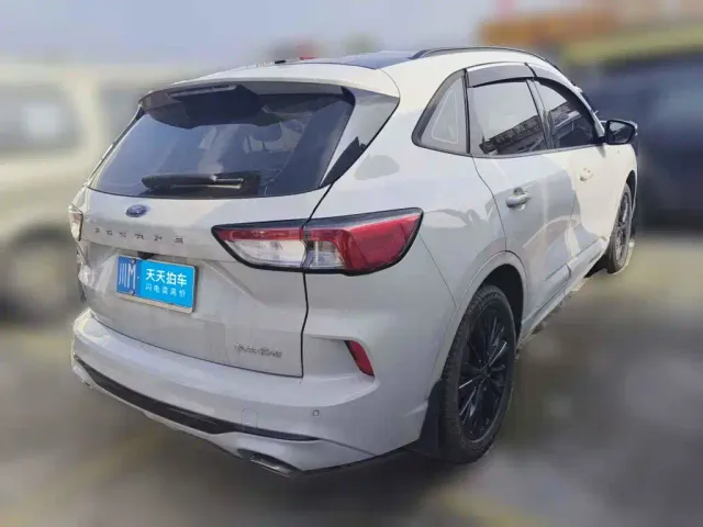 Ford Escape — Фото автомобиля 2