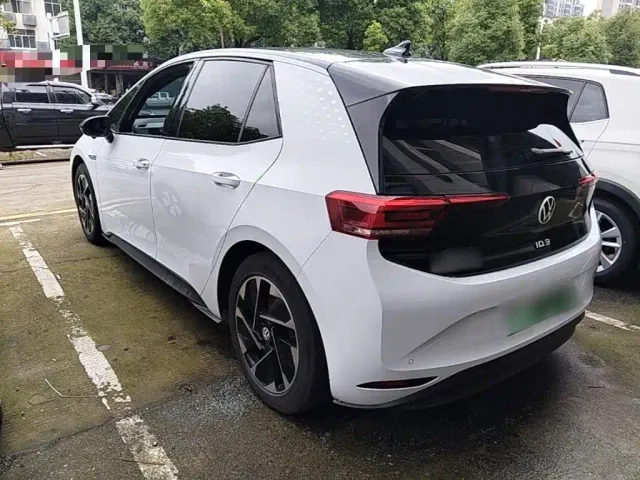 Volkswagen ID.3 — Фото автомобиля 4