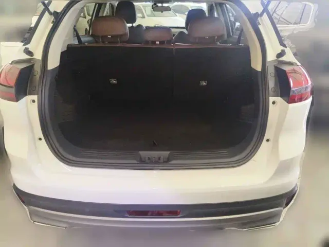 Geely Boyue — Фото автомобиля 5