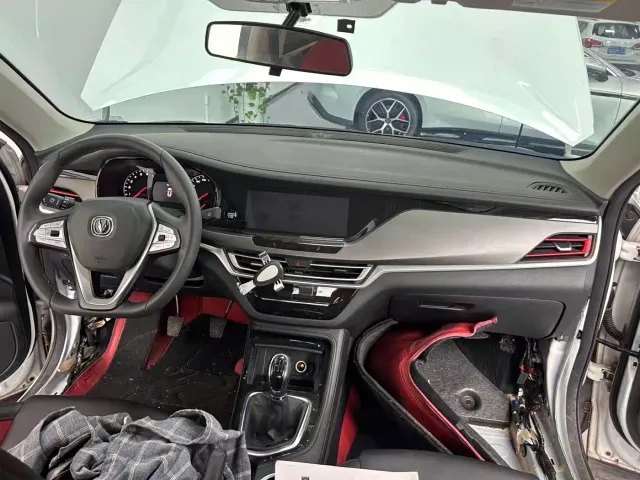 Changan CS35 Plus — Фото автомобиля 7