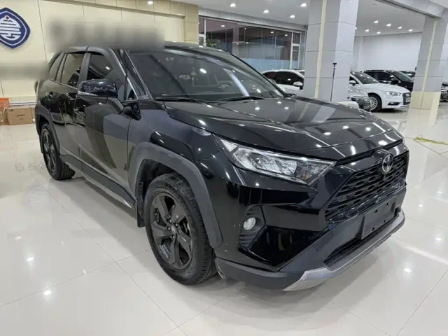 Toyota RAV4 — Фото автомобиля 5