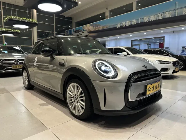 MINI Hatch — Фото автомобиля 3