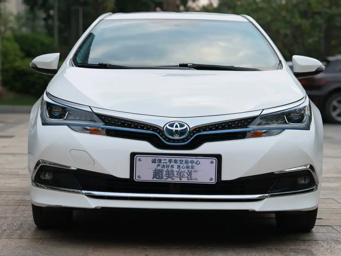 Toyota Corolla Twin Engine E+ 2020 1.8L E-CVT Comfort Edition — Фото автомобиля 2