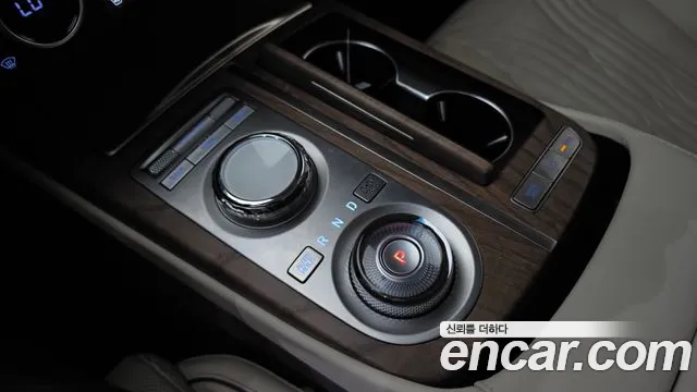 Genesis G80 Бензин 2.5 турбо AWD — Фото автомобиля 9