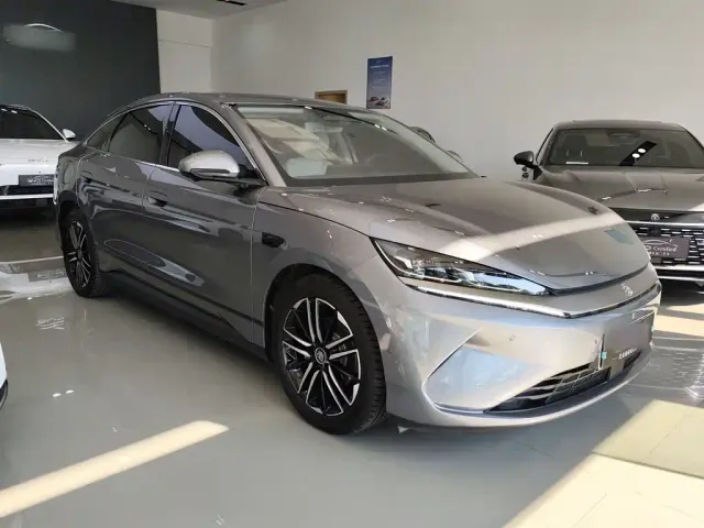 BYD Qin L — Фото автомобиля 4