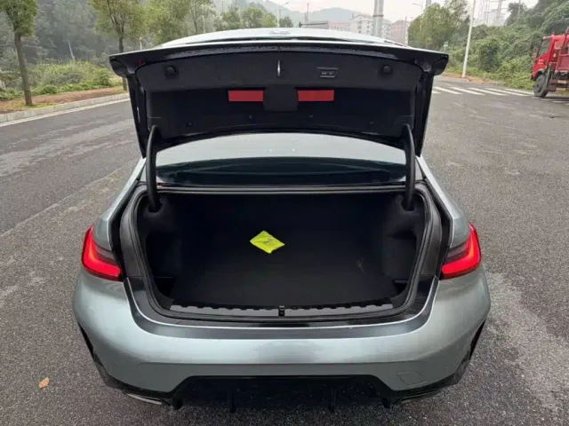 BMW 3 Series — Фото автомобиля 15