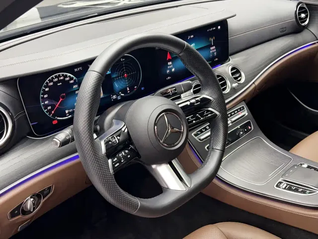 Mercedes-Benz E-Class — Фото автомобиля 14