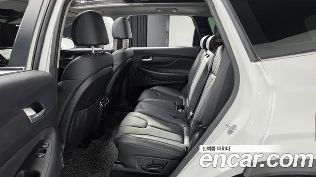 Hyundai Santa Fe — Фото автомобиля 18