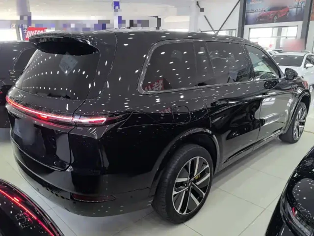 Li Auto L9 — Фото автомобиля 6