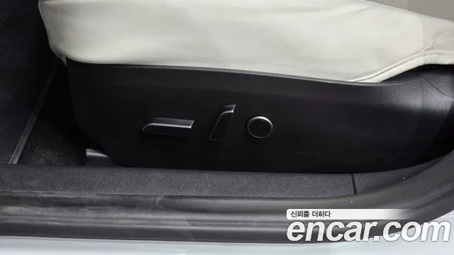 Tesla Model 3 — Фото автомобиля 27