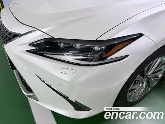 Lexus ES 7th Gen — Фото автомобиля 18