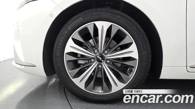 Kia K8 K8 Hybrid — Фото автомобиля 5