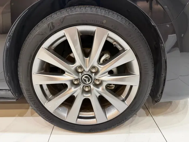 Mazda Axela — Фото автомобиля 21
